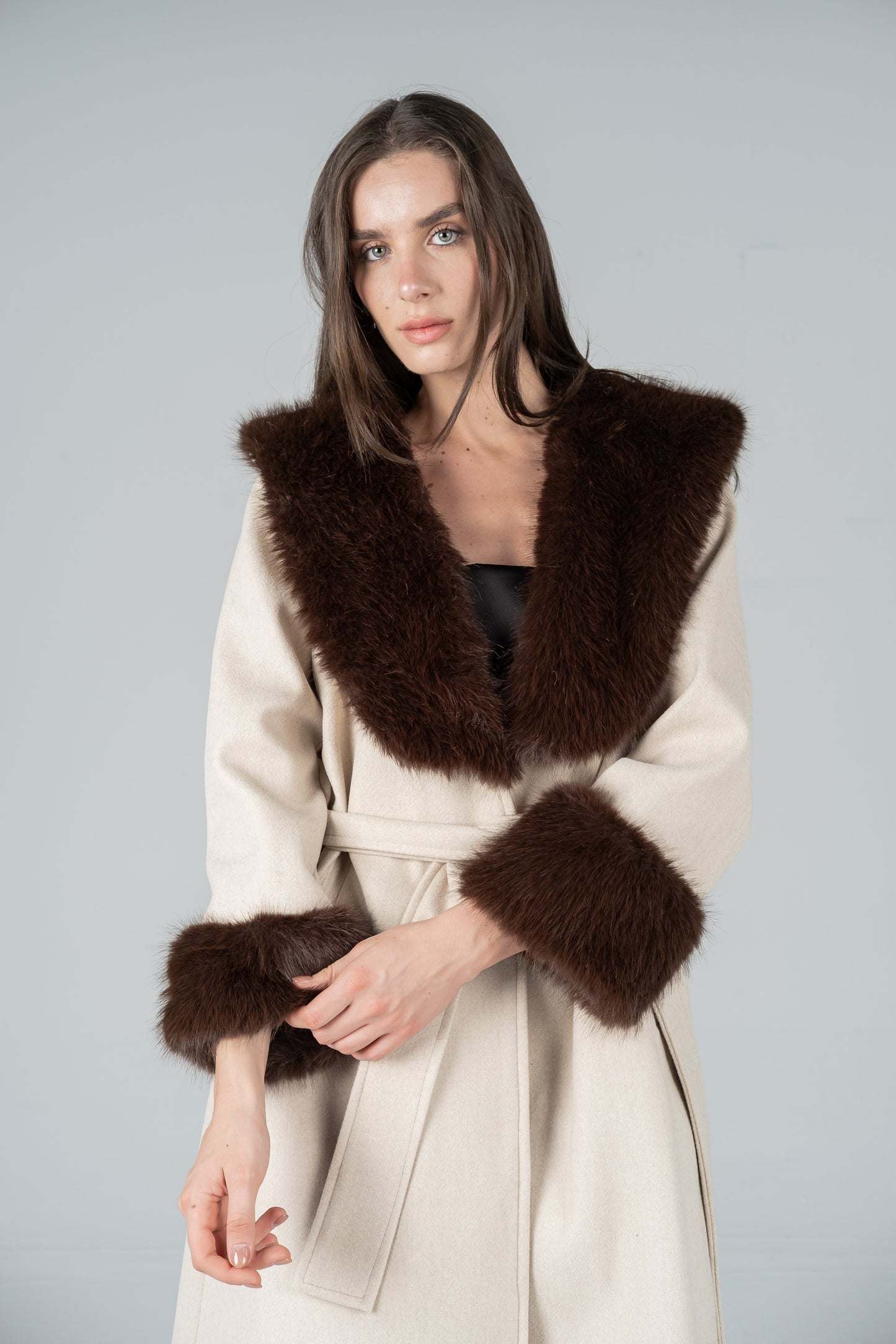 CREAM FELT COAT WITH CHOCOLATE FUR COLLAR
