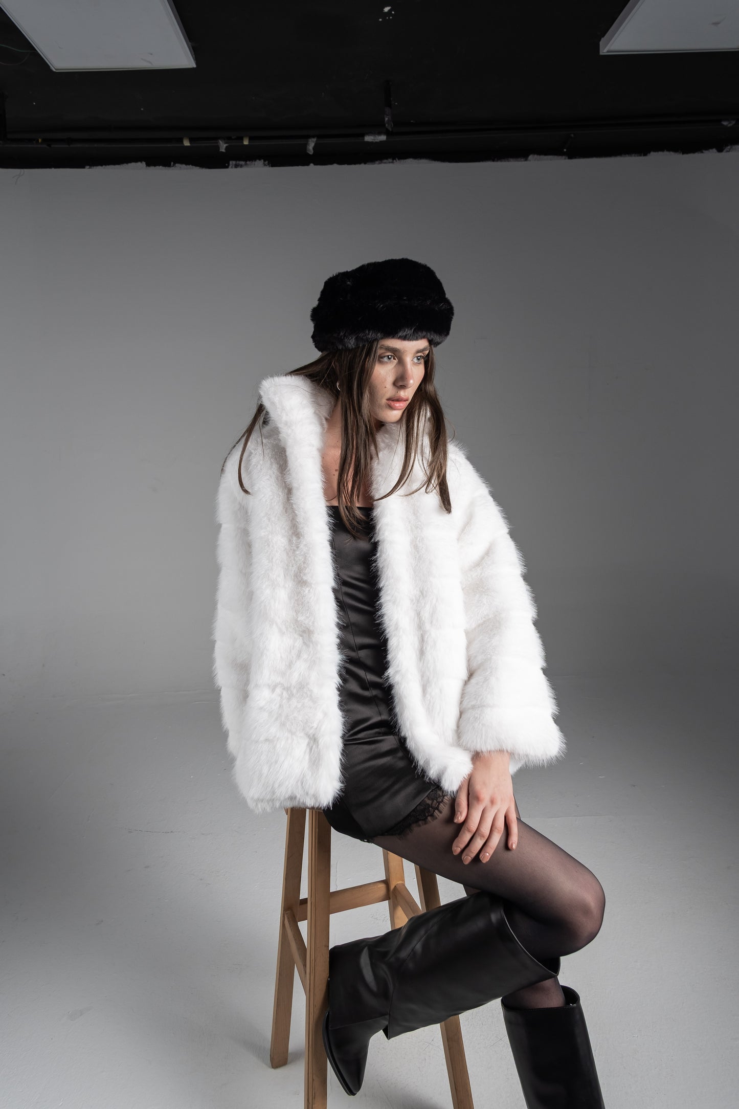 WHITE FUR SHORT JACKET