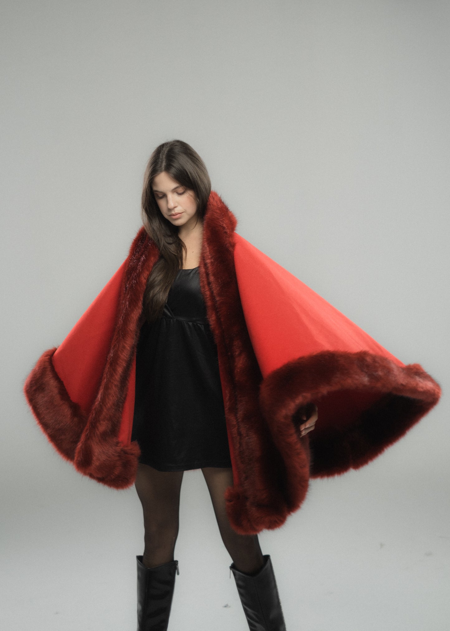 Red Russte-Fur Cape