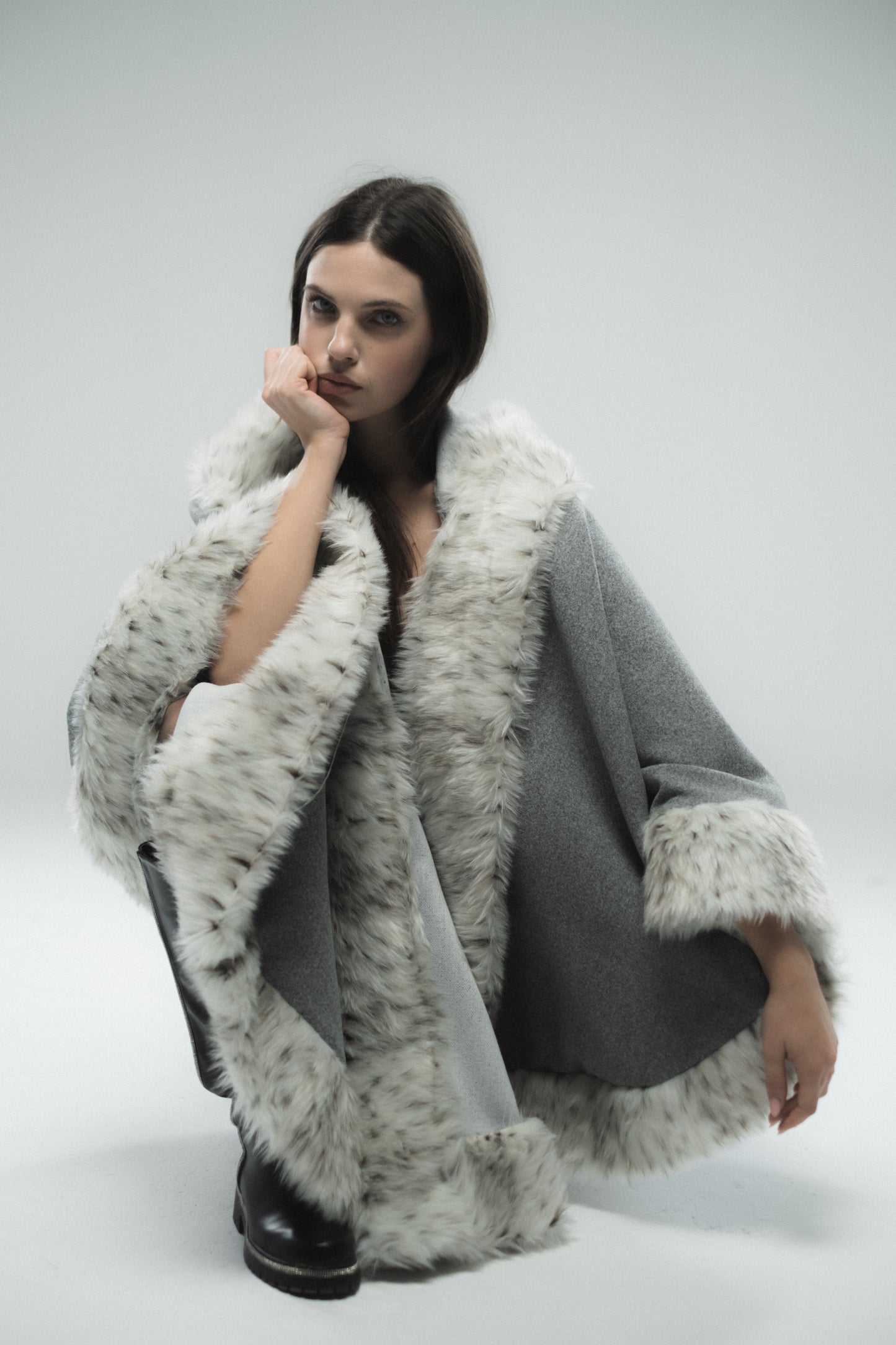 Grey-Tiger White Russet-Fur Cape