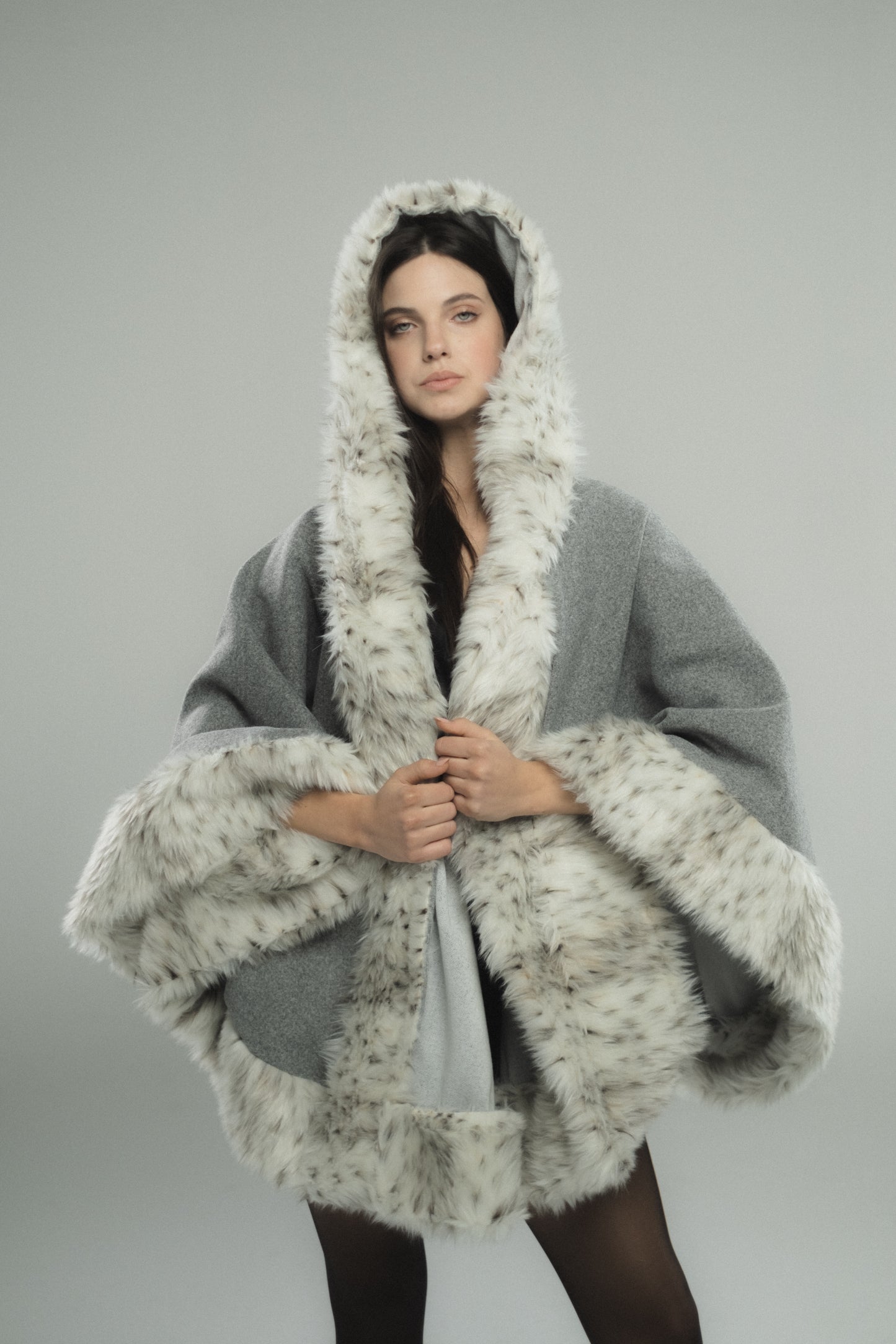 Grey-Tiger White Russet-Fur Cape