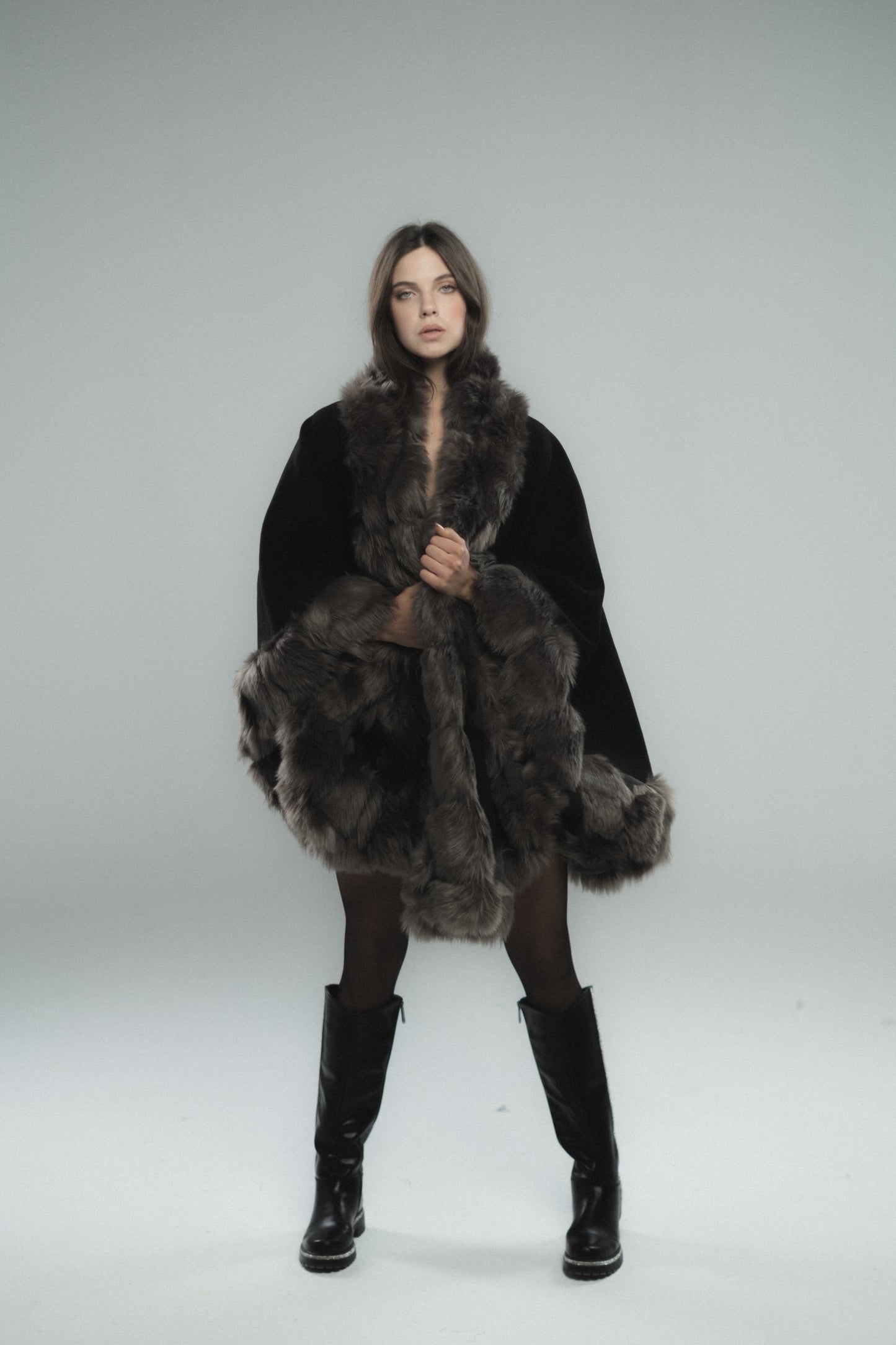 Black-Dark Grey Russet-Fur Cape