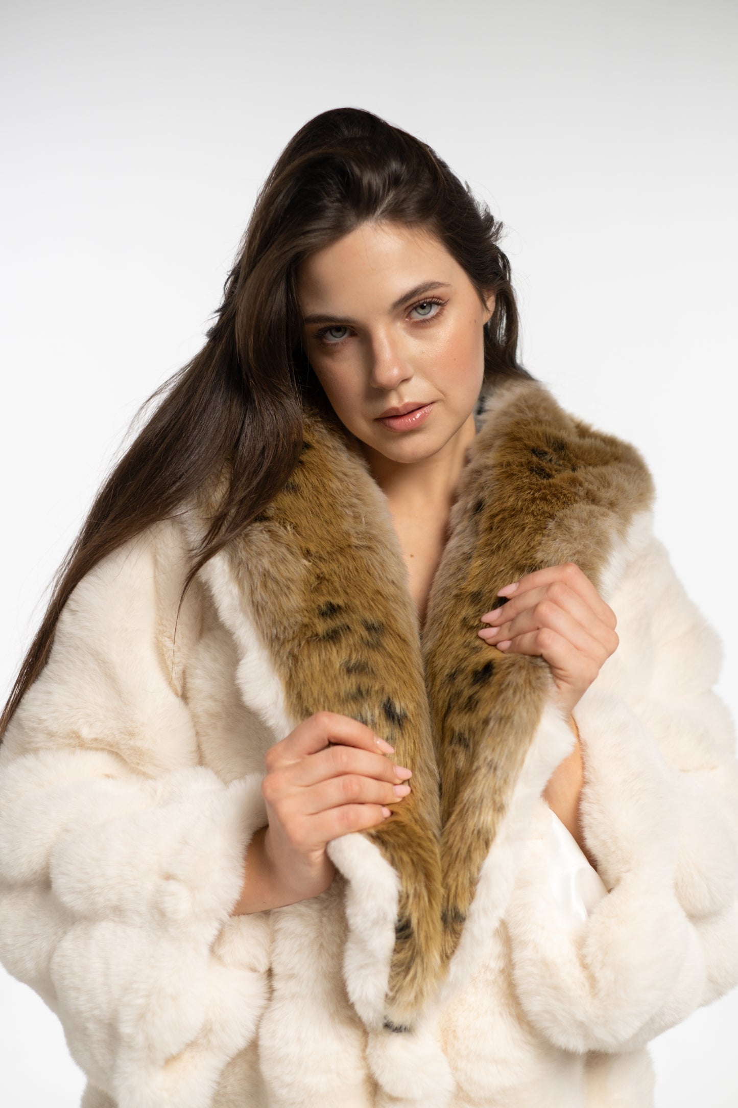 Cloud-like Off-White Tiger Fur Coat