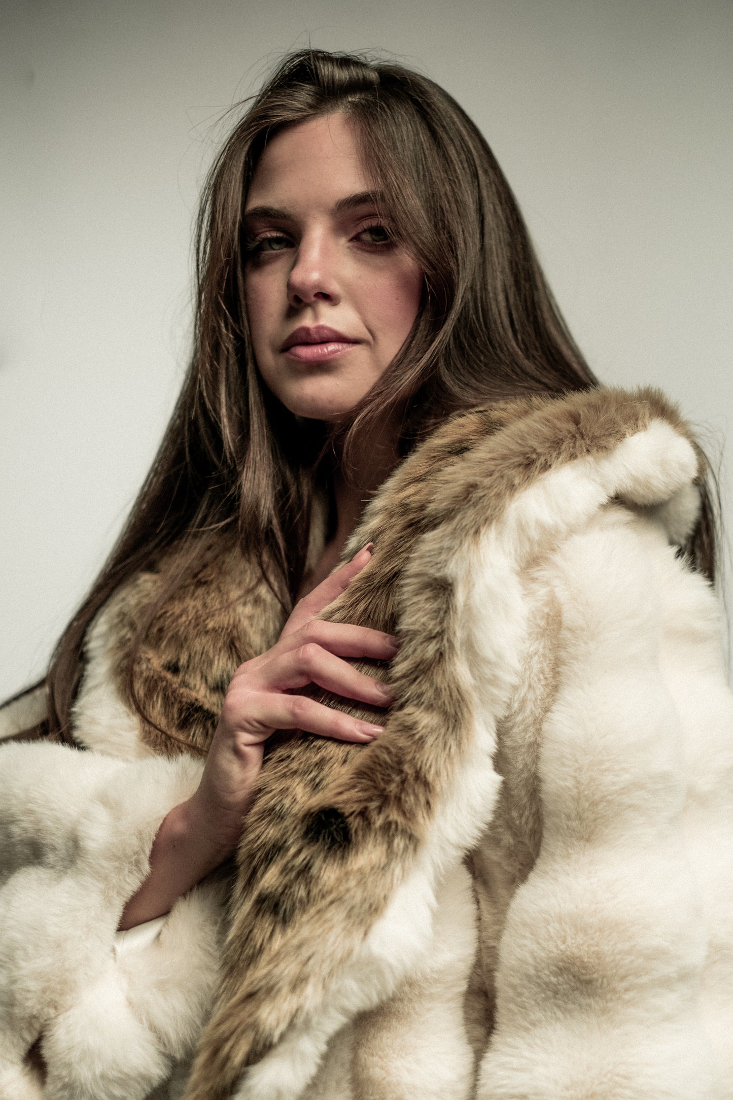 Cloud-like Off-White Tiger Fur Coat
