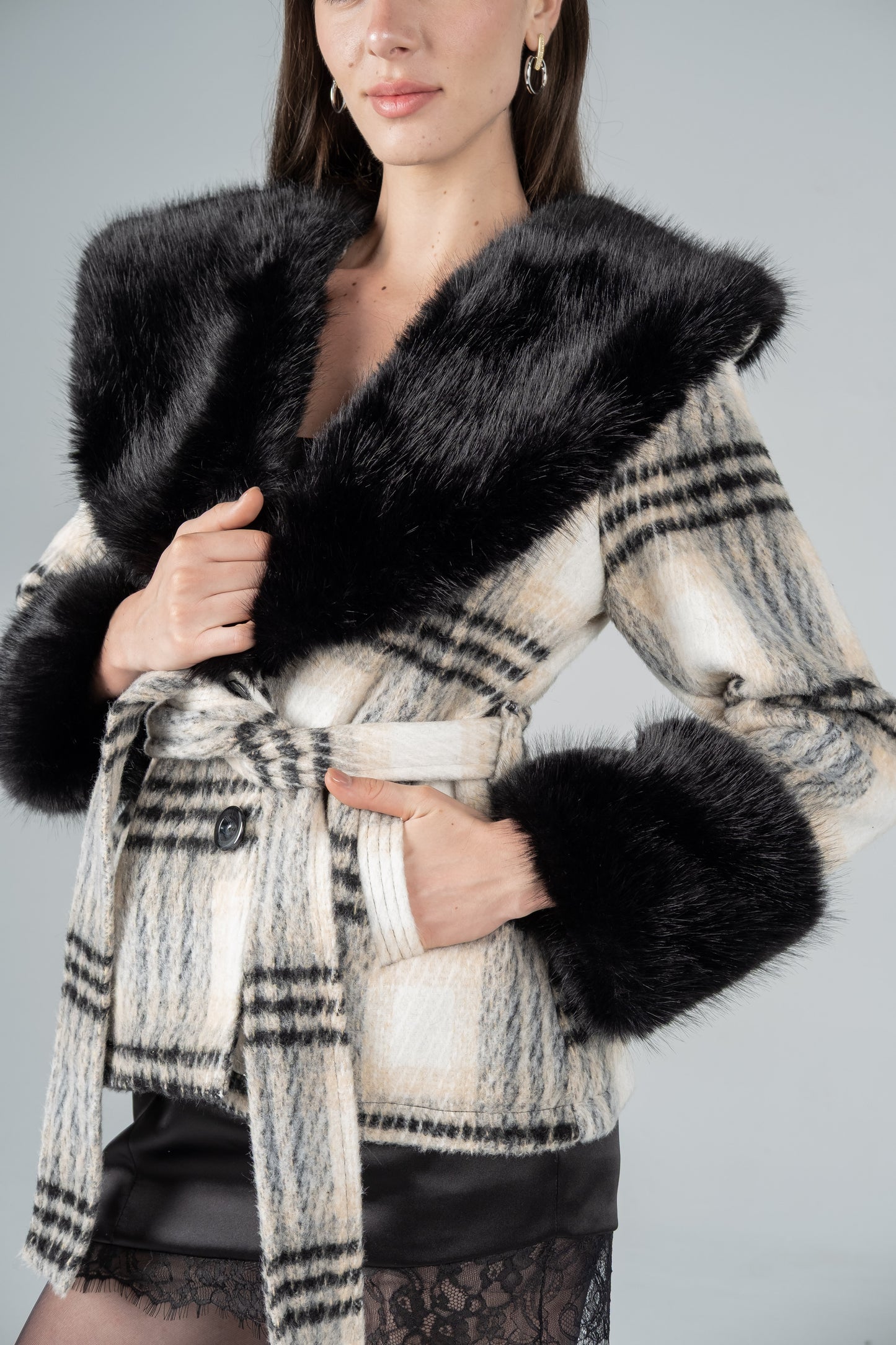 CHECKED WOOL-FUR COLLAR JACKET