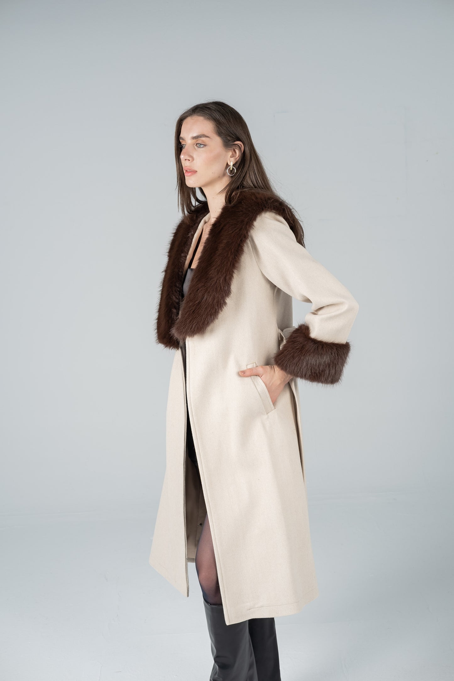 CREAM FELT COAT WITH CHOCOLATE FUR COLLAR