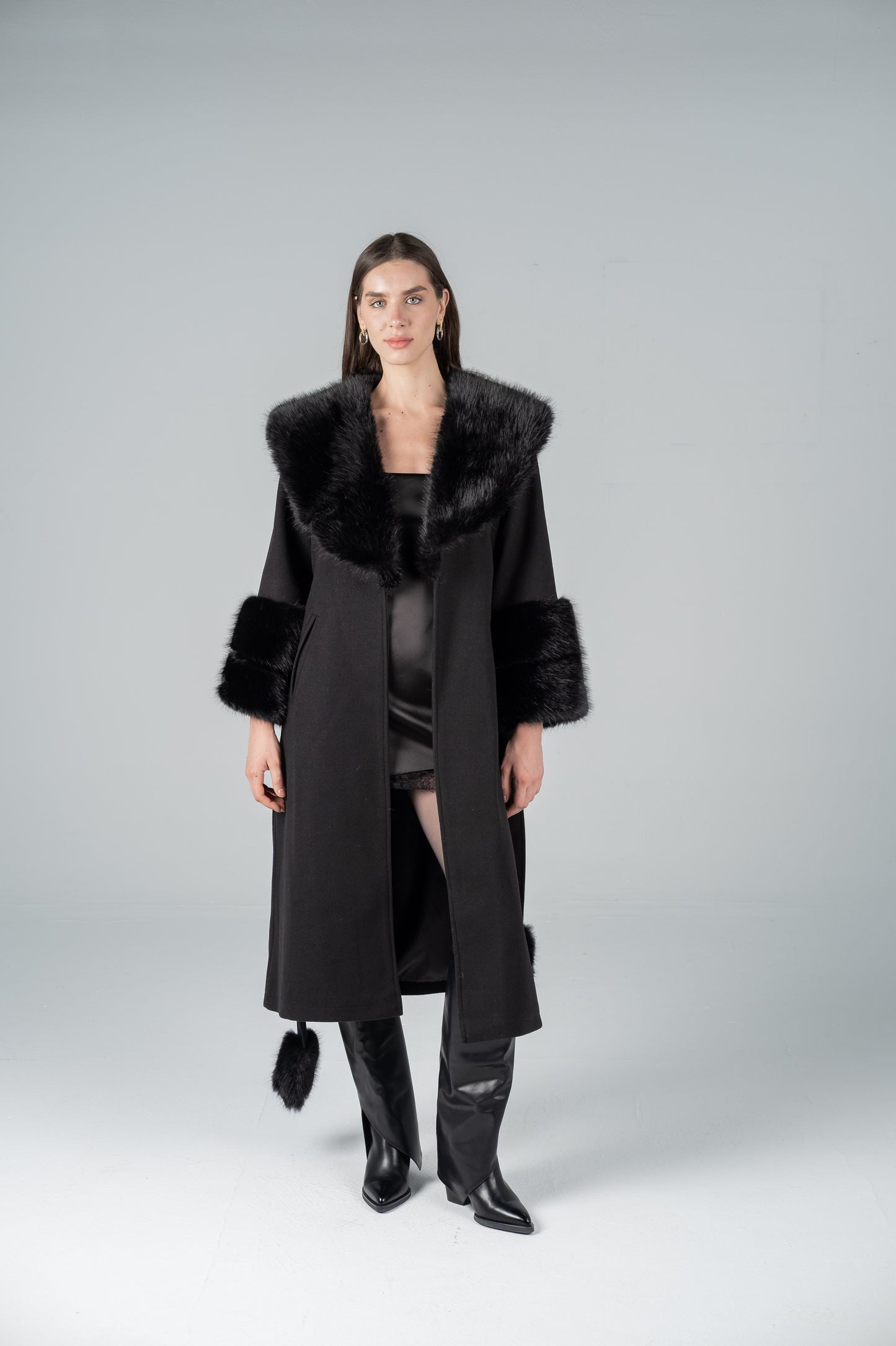 BLACK FELT COAT WITH MIDNIGHT FUR COLLAR