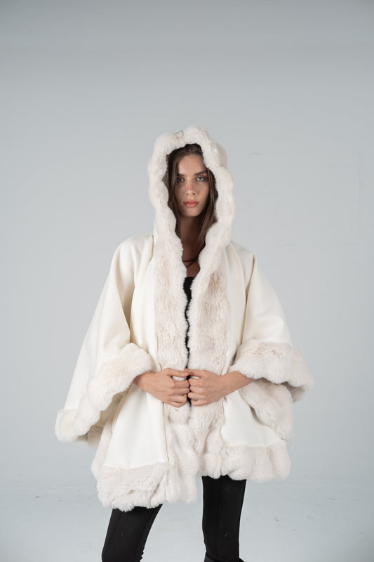 HOODED WHITE CAPE WITH FUR TRIM