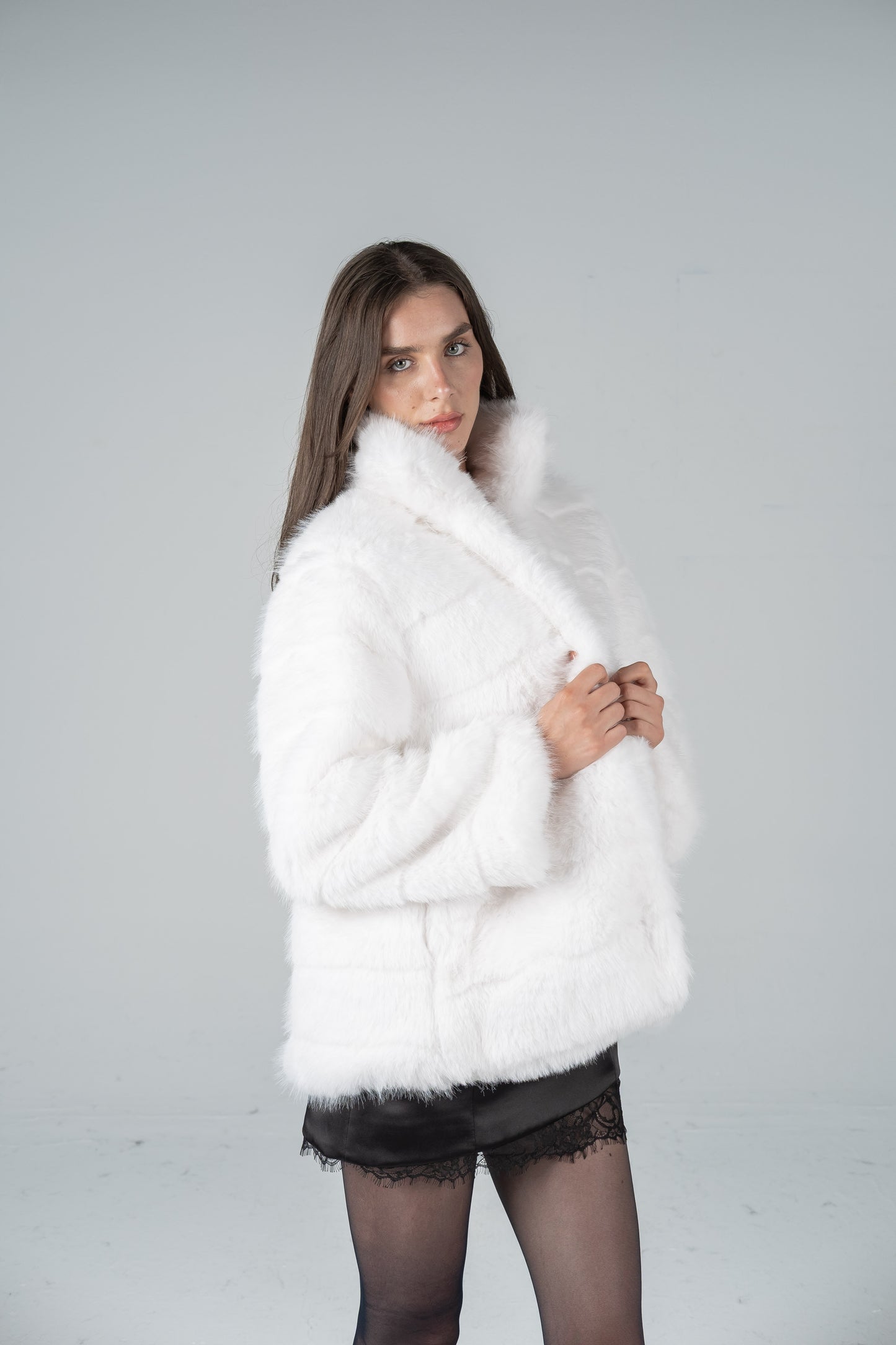 WHITE FUR SHORT JACKET