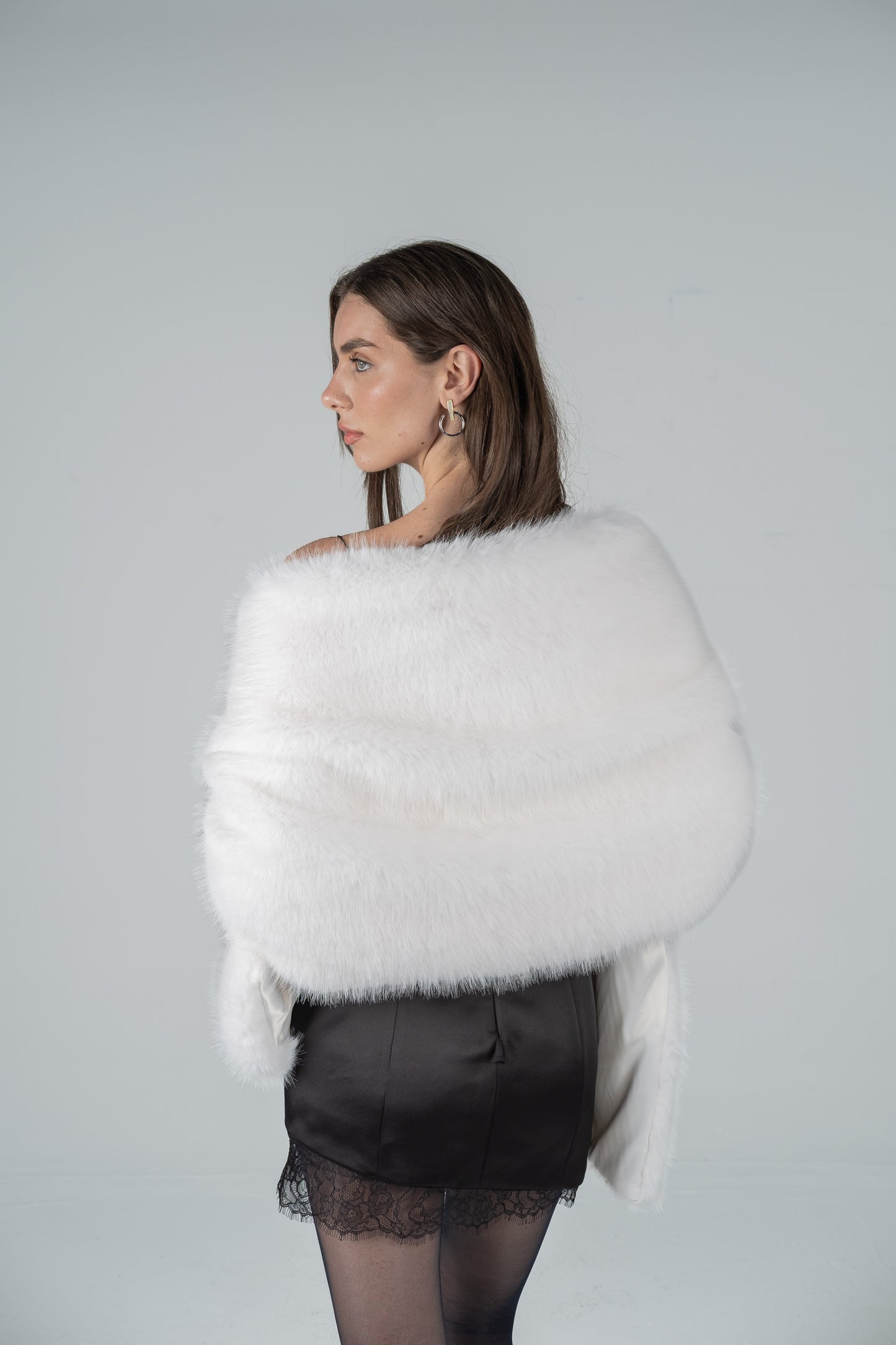 ELEGANT FUR SHAWL