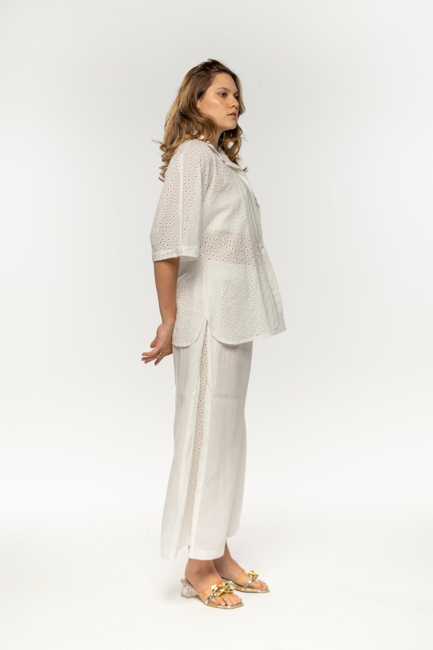 EYELET LINEN SET