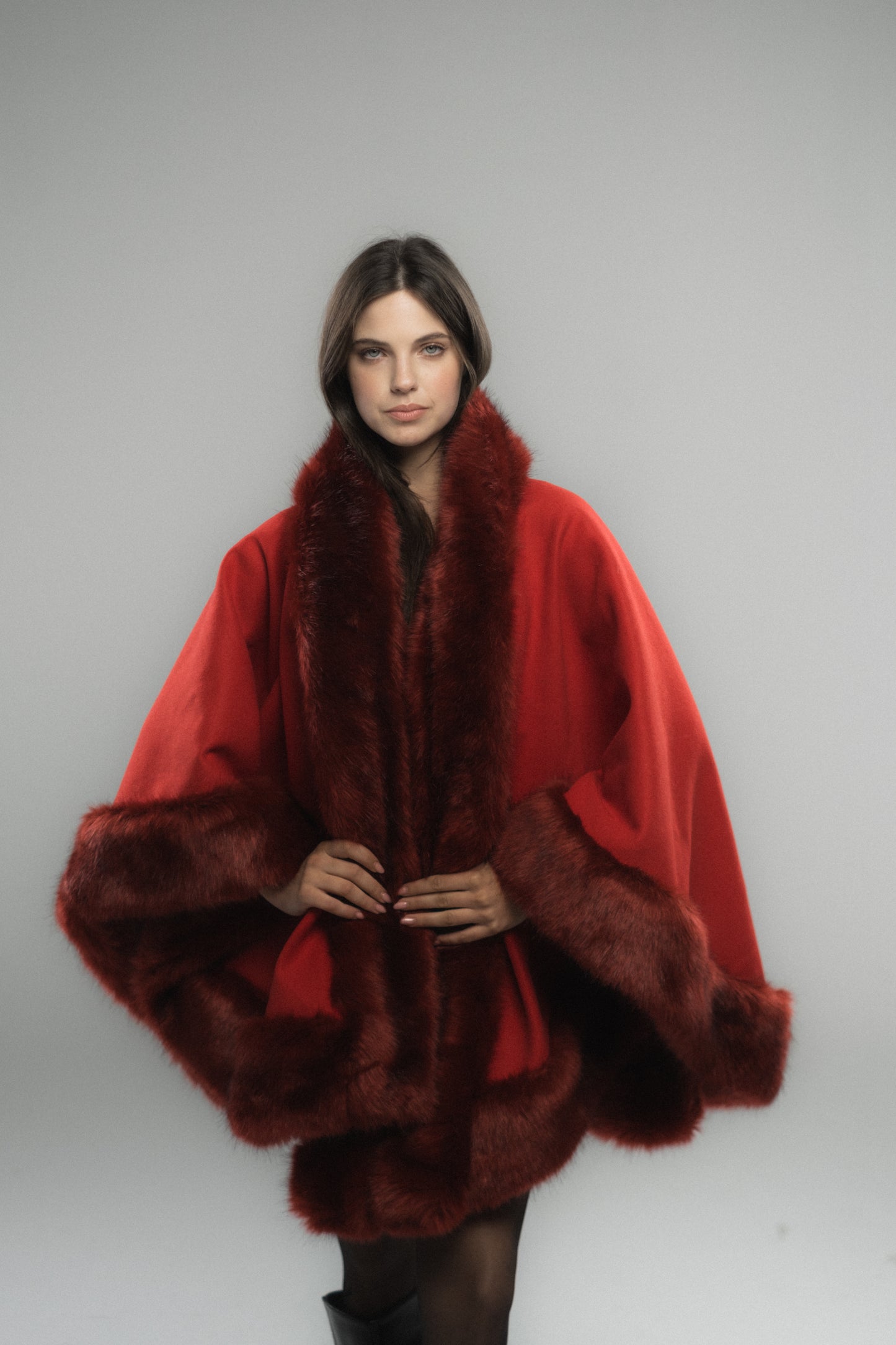 Red Russte-Fur Cape