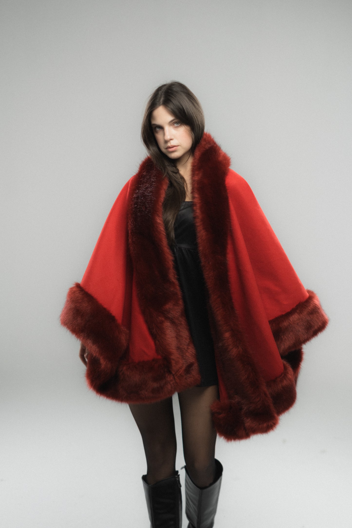 Red Russte-Fur Cape
