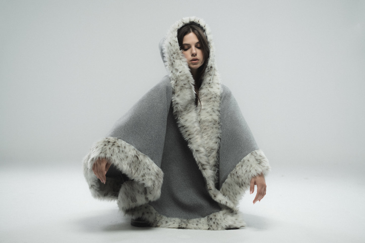 Grey-Tiger White Russet-Fur Cape