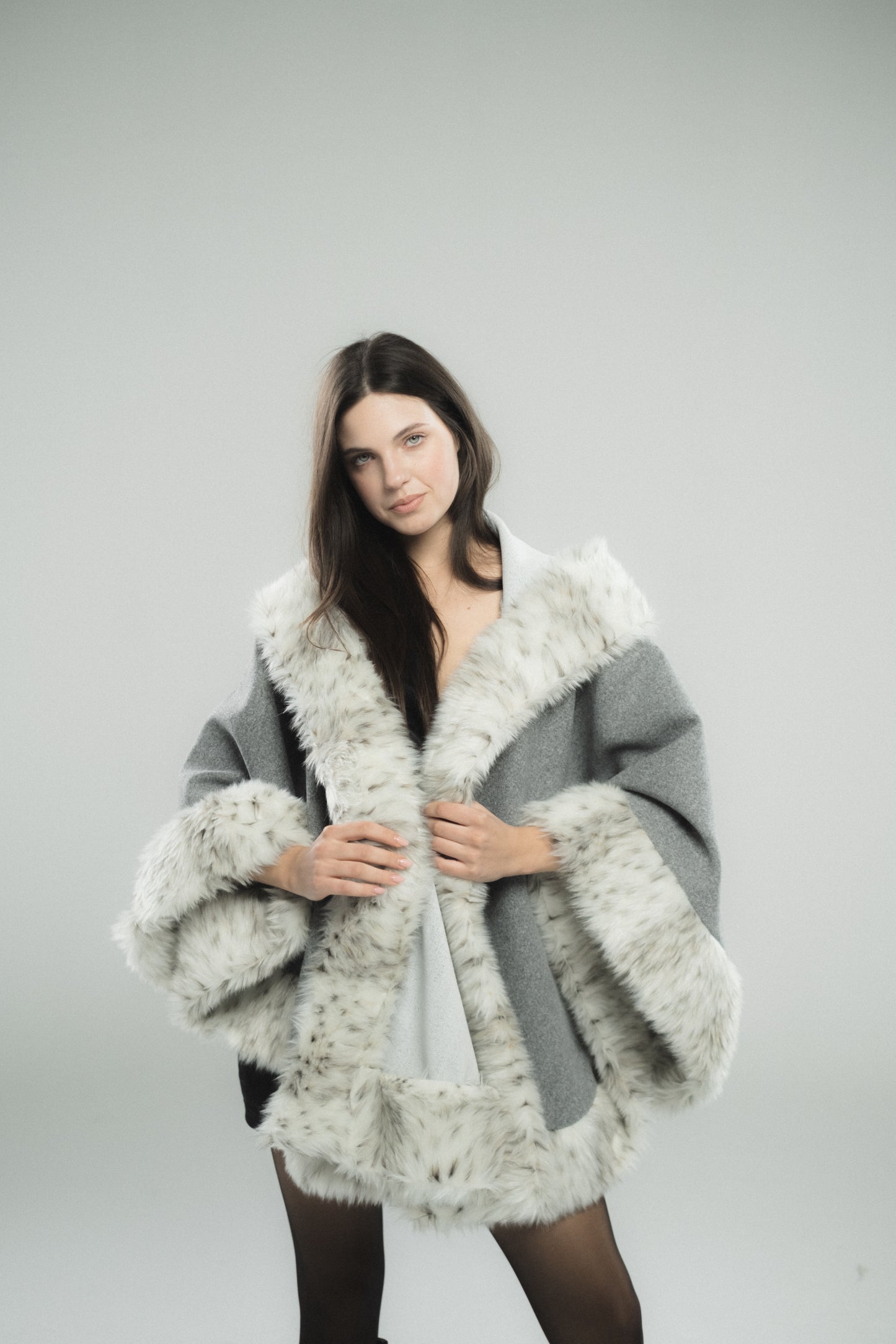 Grey-Tiger White Russet-Fur Cape
